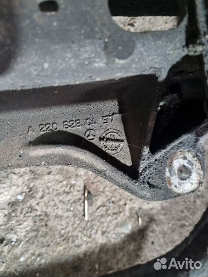 Подрамник передний W220 S320 Mercedes