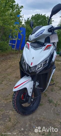 Скутер Vento city