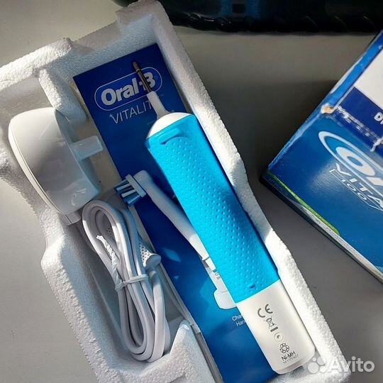 Электрическая зубная щётка Oral-B Vitality 100