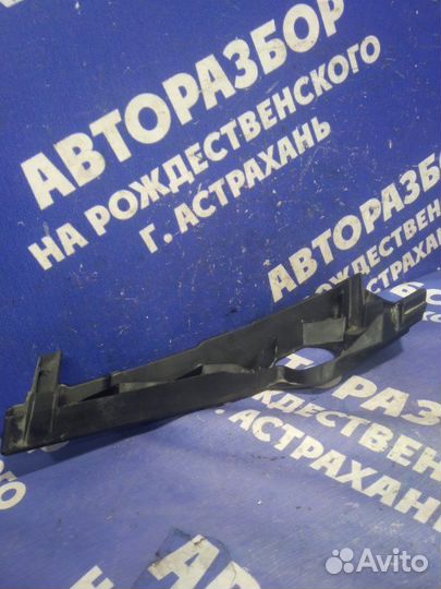 Крепление бампера Ford Focus 2 седан 2007