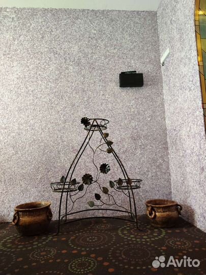 Подставка для цветов металлическая