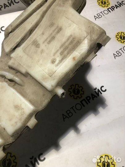 Бачек омывателя Ford Focus 2 sida 1.6 2008