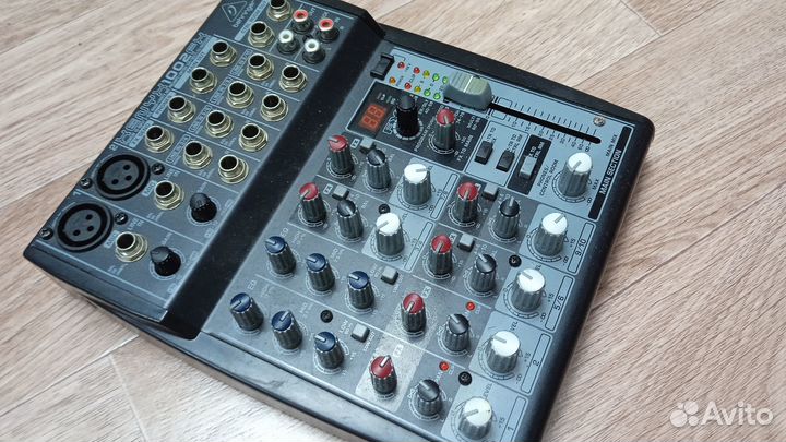 Пульт для работы диджеем, певцом