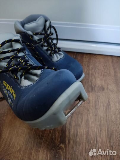 Лыжные ботинки детские 33 размер, бесплатно