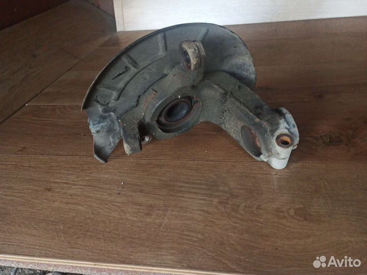 Кулак поворотный передний левый Vw Polo cfna 2013