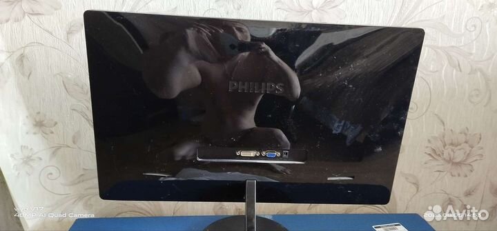 Монитор Philips 22