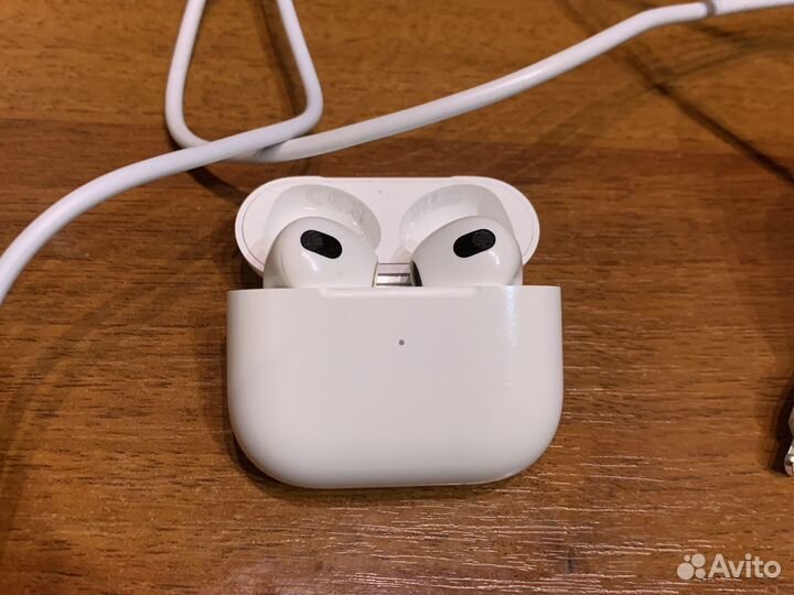 Наушники airpods