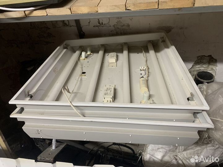 Потолочный светильник армстронг