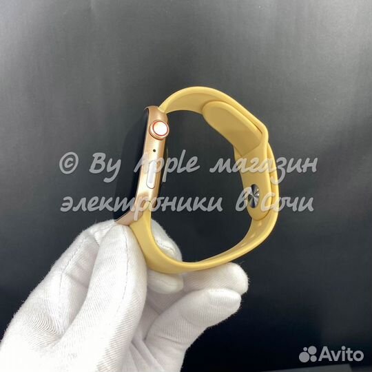 Apple Watch 9 44/45 gold case