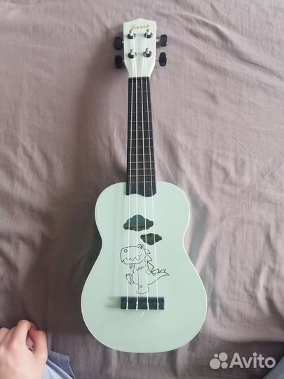 Укулеле Terri с динозавриком