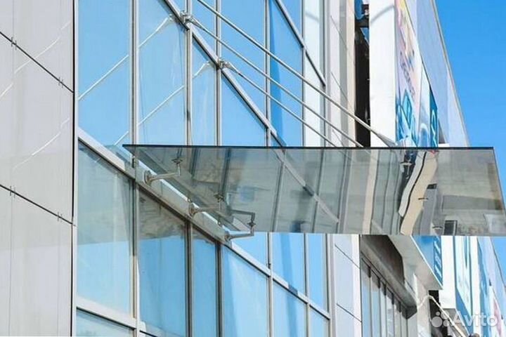 Козырек над дверью