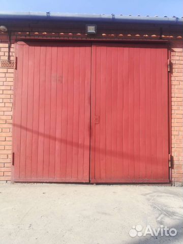 Ворота гаражные с дверью