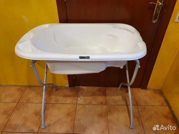 Ванночка для купания с подставкой
