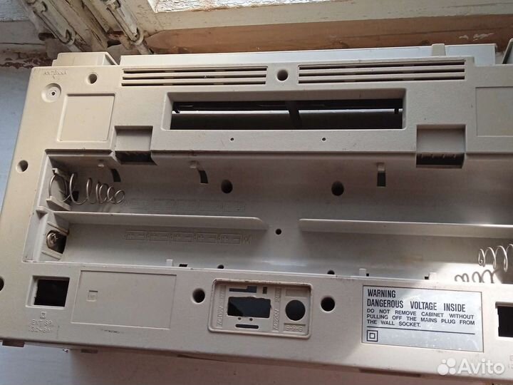 Магнитофон sharp GF 700-задняя часть