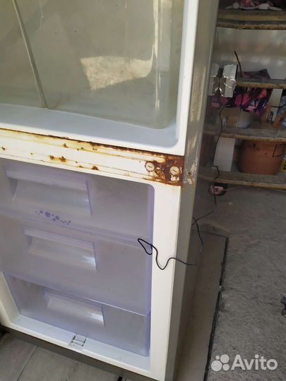 Холодильник бу Севастополь