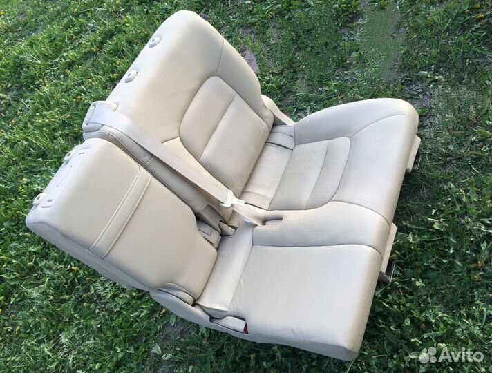 Задний диван Toyota Land Cruiser 200