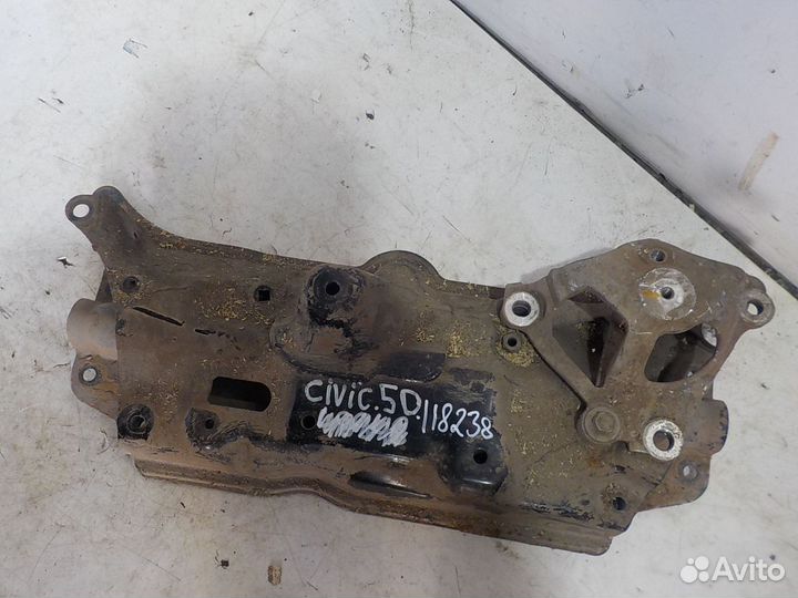 Подрамник Honda Civic 5D