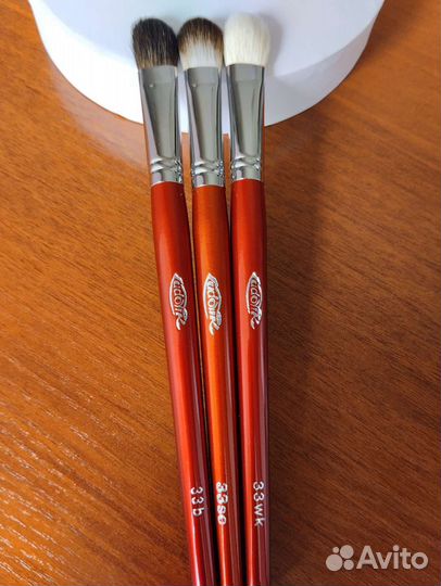 Кисти для нанесения и растушевки