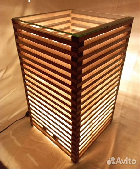 Лампа настольная