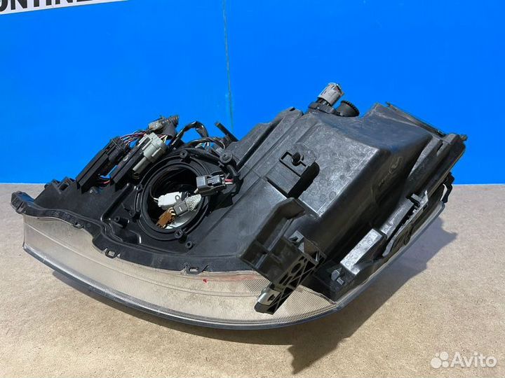 Фара правая Nissan Fuga PY50 VQ35DE