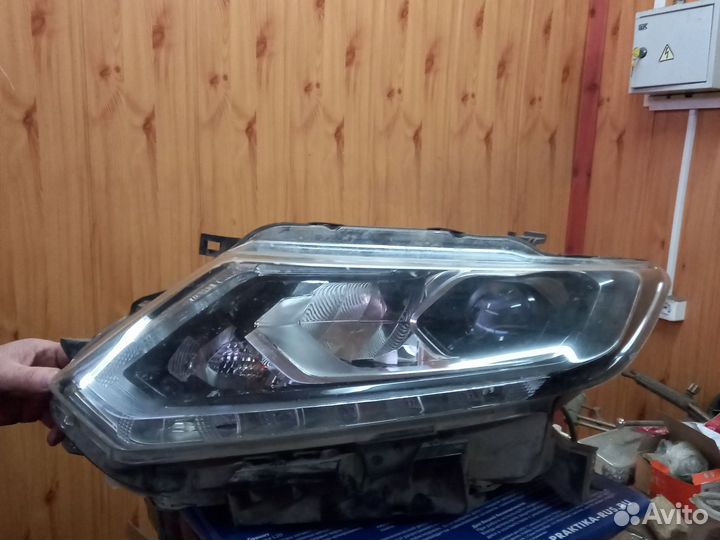 Фара передняя левая на ниссан X-Treil