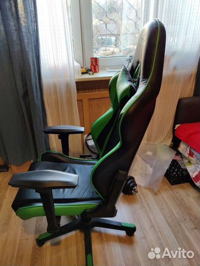 Кресло компьютерное игровое dxracer