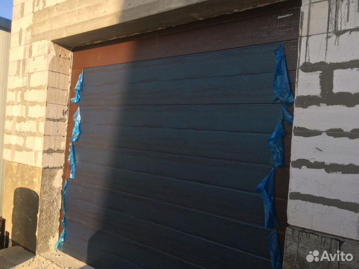 Ворота гаражные секционные 3100*2710