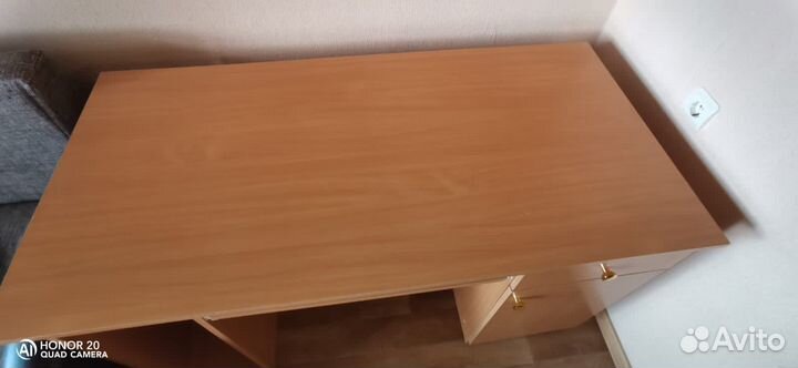 Продам компьютерный стол