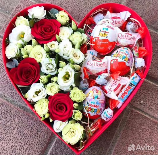 Сладкие букеты с живыми цветами