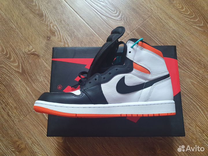 Кроссовки Nike Air Jordan 1 High Electro Orange