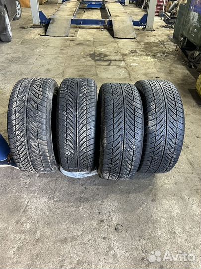 Комплект зимных шин с дисками оригинал BMW G30
