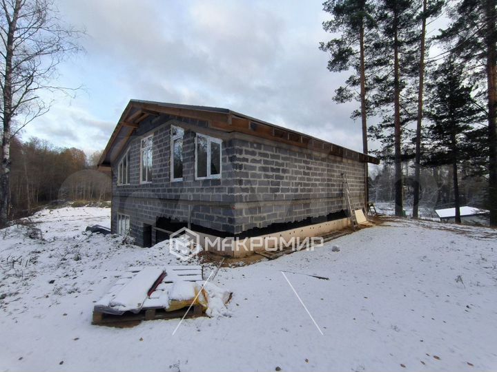 Дом 185,9 м² на участке 14,3 сот.