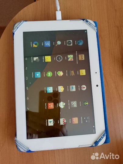 Продам планшет,с зарядным устройвом Работает