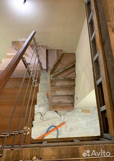 Лестница г-образная на дачу