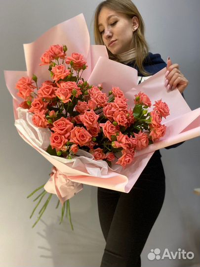 Букет из кустовых роз