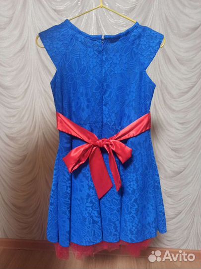 Платье для девочки праздничное