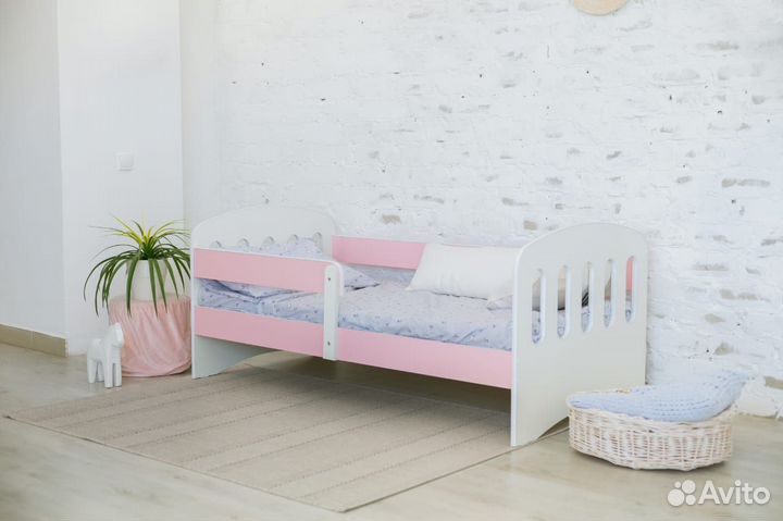 Кроватка от 2х лет с бортом софа цвет ламинат