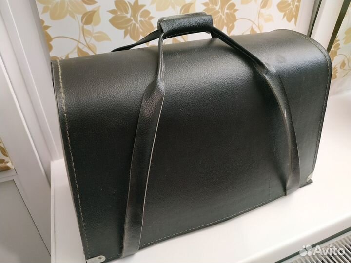 Швейная машинка (без электропривода)