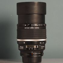 Nikon 135mm f/2D AF DC-Nikkor