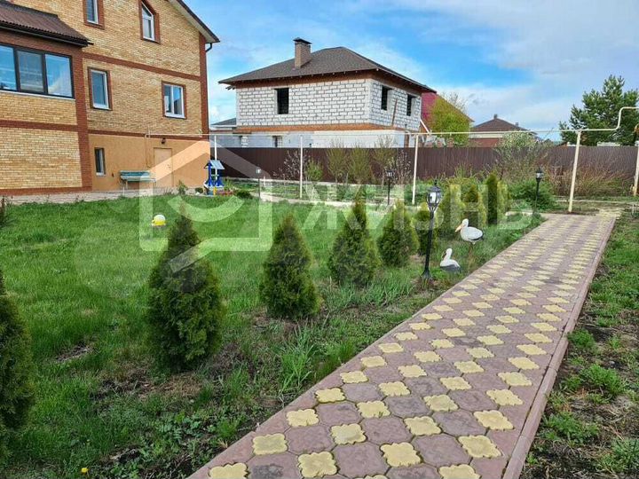 Коттедж 358 м² на участке 9,8 сот.