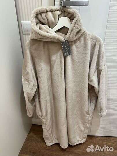 Пончо бежевое next