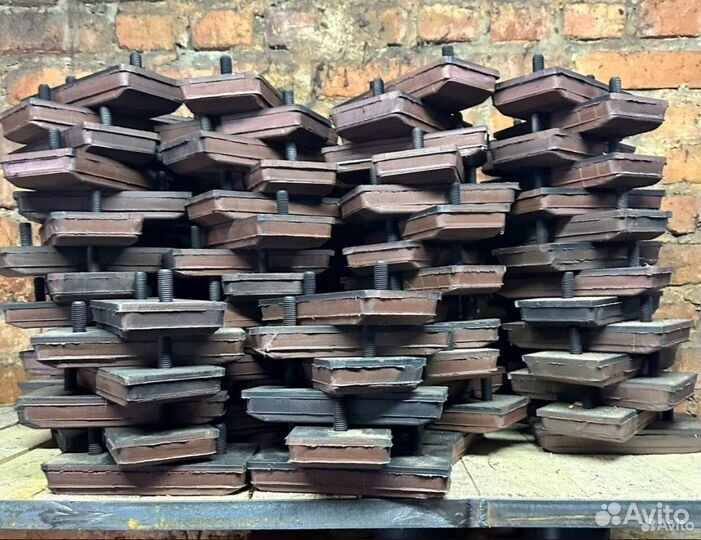 Тpaк гусеницы асфальтоукладчика Sakai