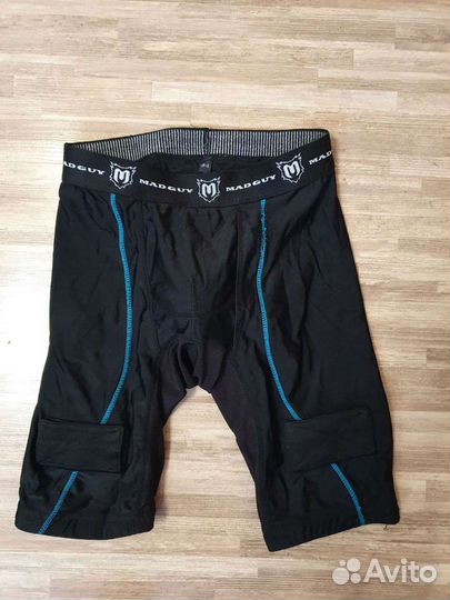 Компрессионные шорты с ракушкой