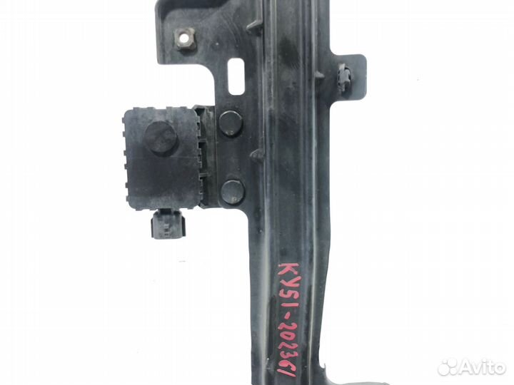 Стойка замка капота передняя Nissan Fuga KY51