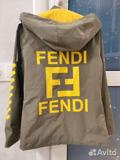 Ветровка Fendi для мальчика 116 122