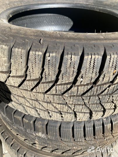 Triangle Snowlink TWT02 235/60 R18