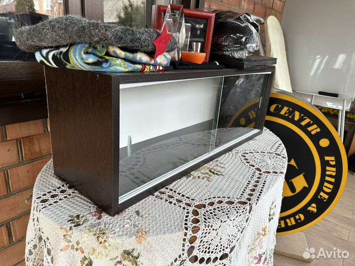 Полка книжная