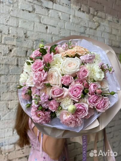 Букеты с гортензиями и розами