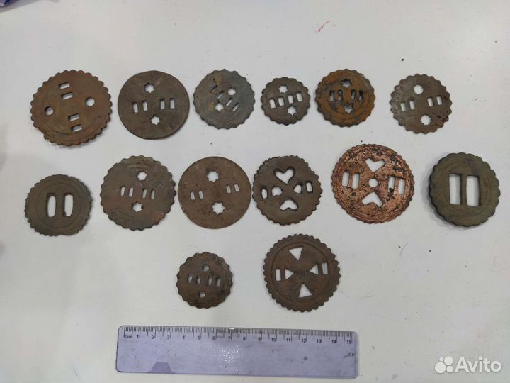 Украшения конской упряжи (конина), пряжки