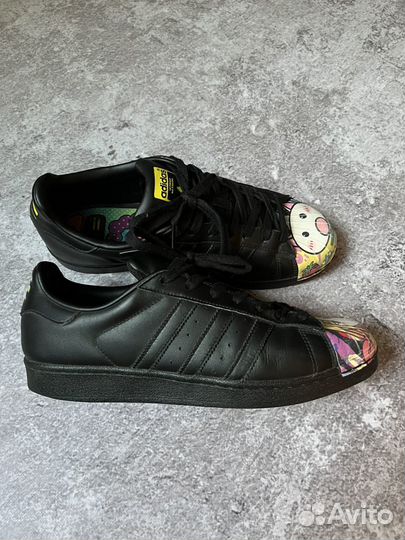 Кроссовки Adidas Superstar Pharrell Williams anime